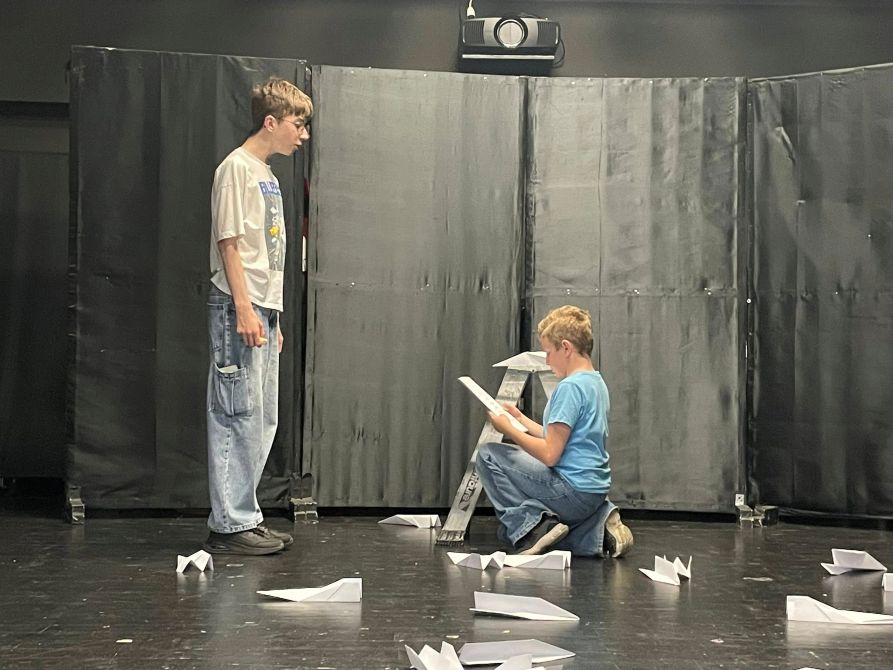Wyjątkowa premiera spektaklu w raciąskim MCK. Tym razem teatr PAKAMERA wystawia